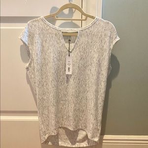 Super Soft Keyhole Top NEW! 🌹